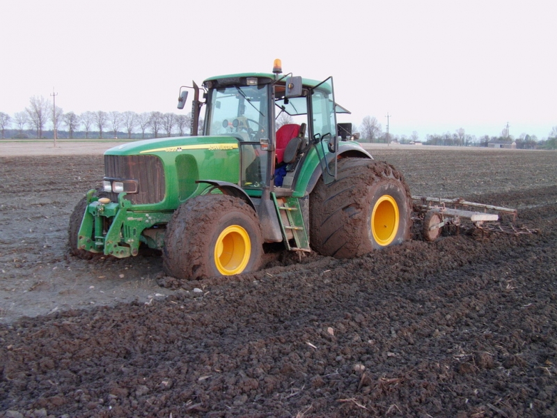 John Deere 6620