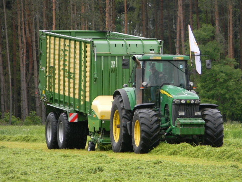 John Deere 8520