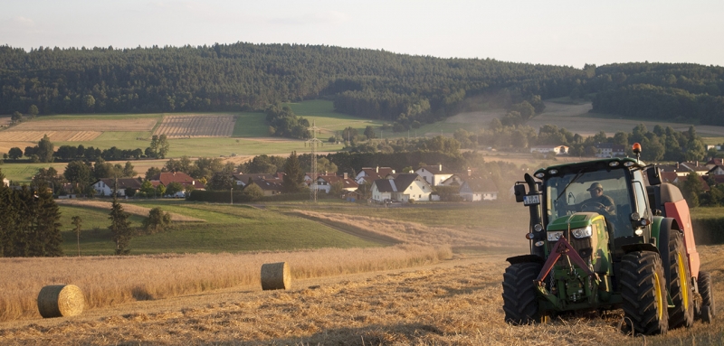 John Deere 6140R