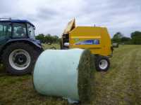 New Holland BR6090