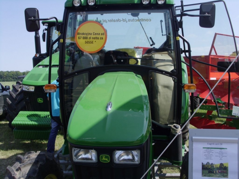 John Deere 5E