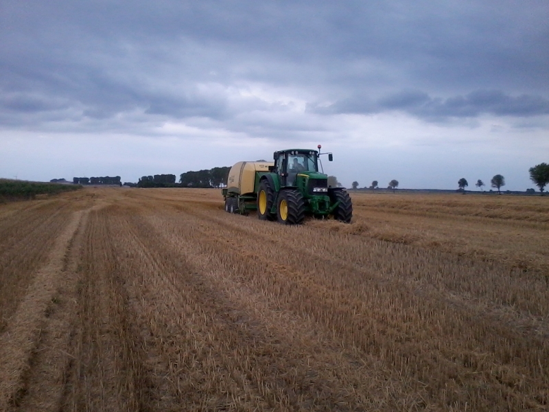 JD 7530 + Krone BigPack 1270
