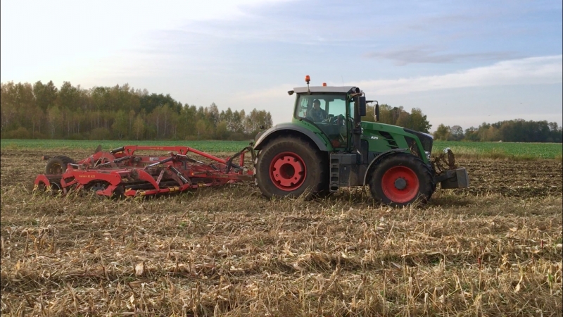 Fendt 826 Vario & Vaderstad Carrier XL 625