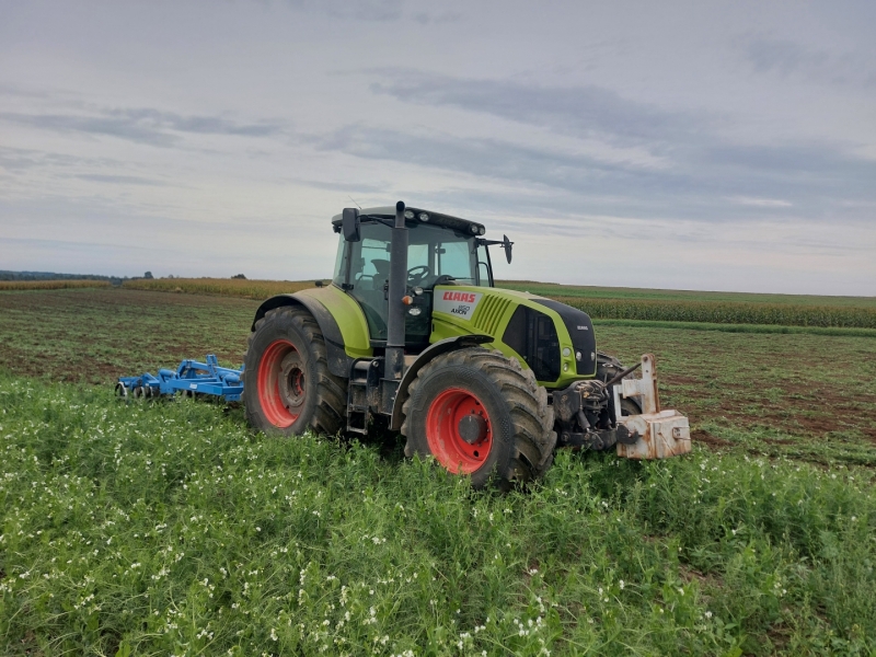 Claas AXION