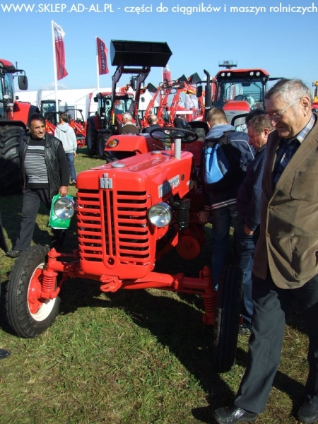 McCormick Farmall D-320