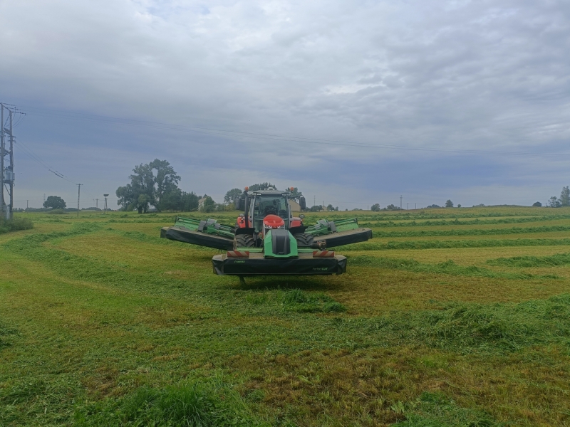 Massey Ferguson 7S.210 i Samasz Giga Cut941STH