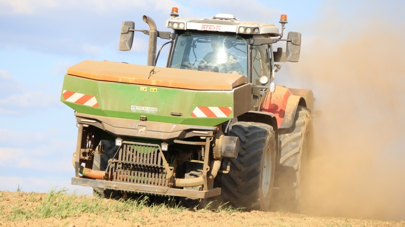 Steyr Absolut 6185 CVT & Amazone Ftender 2200 + Amazone Precea 3000 CC.