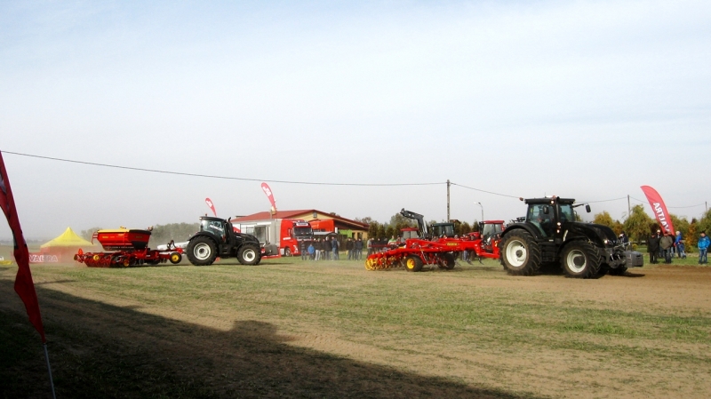 Valtra S374 + Vaderstad Optus oraz Valtra T234? HiTech + Vaderstad Rapid 300