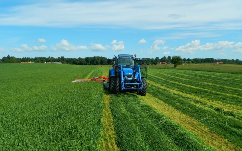 New Holland T5.105 DC / Lely Splendimo 280M