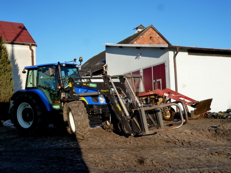 New Holland T5060 i Ursus C-330