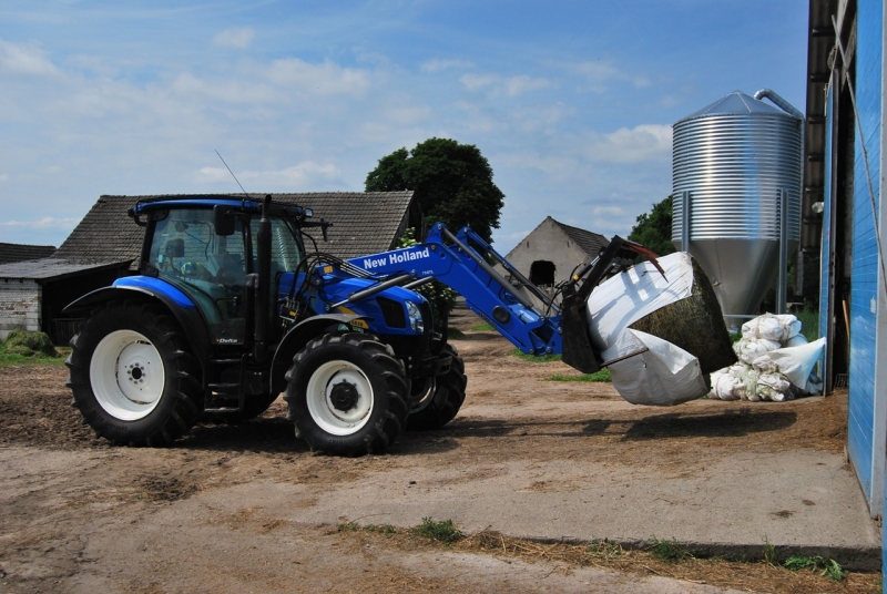 New Holland T6030 Delta
