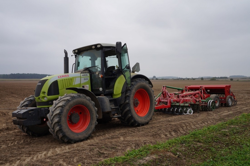 Claas Arion 640+Unia ares + kongskilde demeter 3000