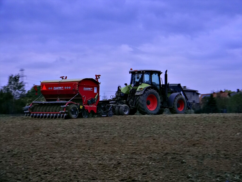 Claas Arion 640 Cebis + Quicke Q65 + Junkkari Maestro 3000 Plus