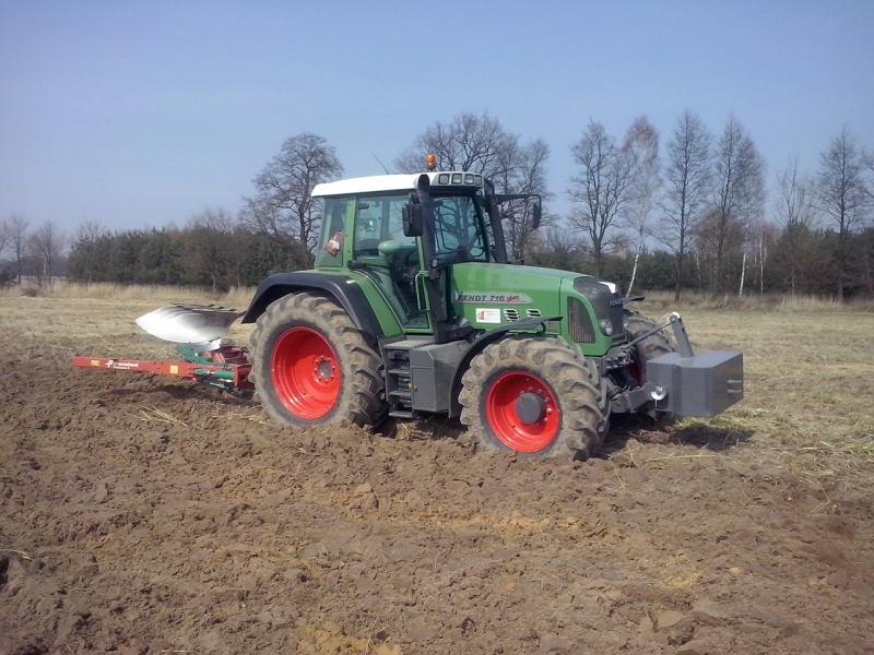Fendt 716 Vario TMS + Kverneland ED 100