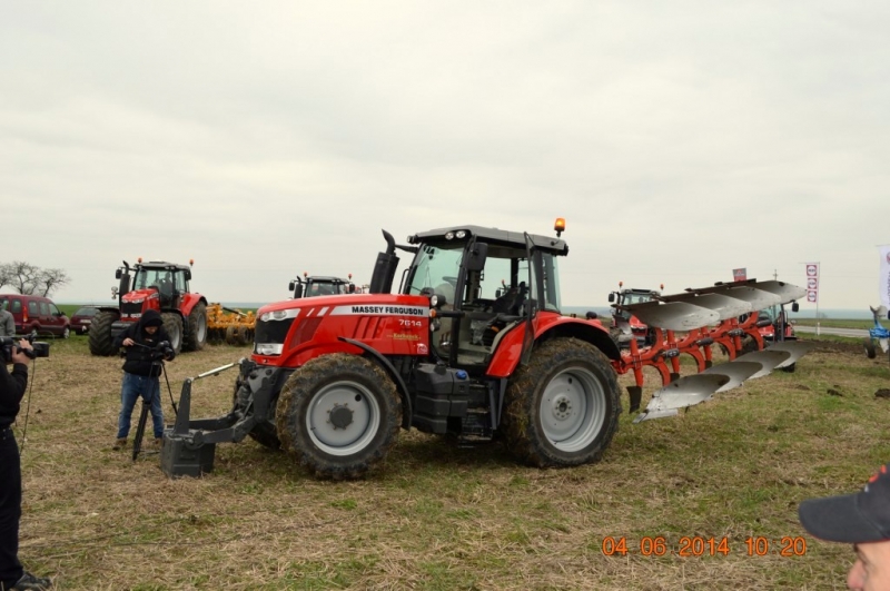 Massey Ferguson 7614 & Gregor