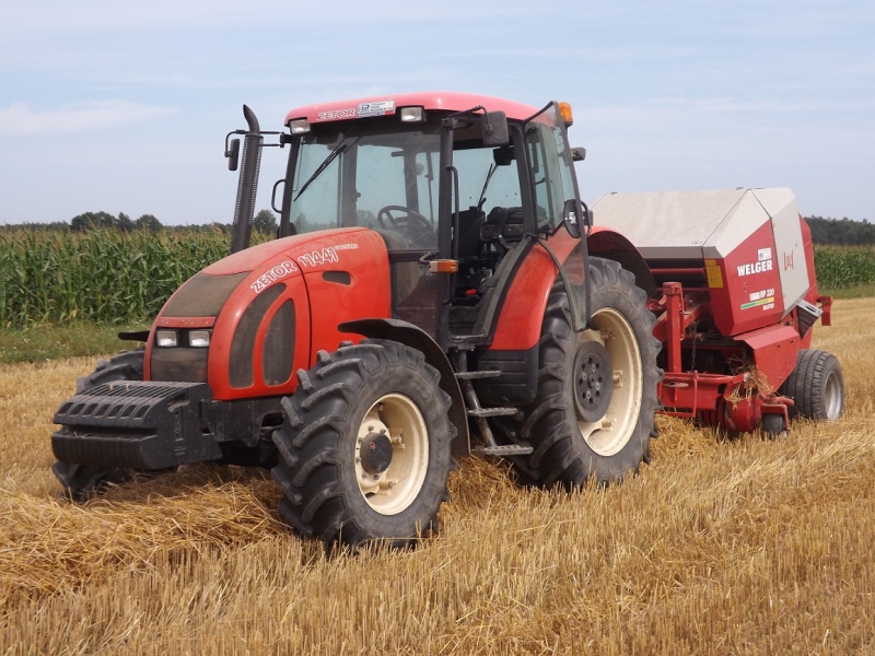 Zetor Forterra 11441 & Welger RP 220 Master