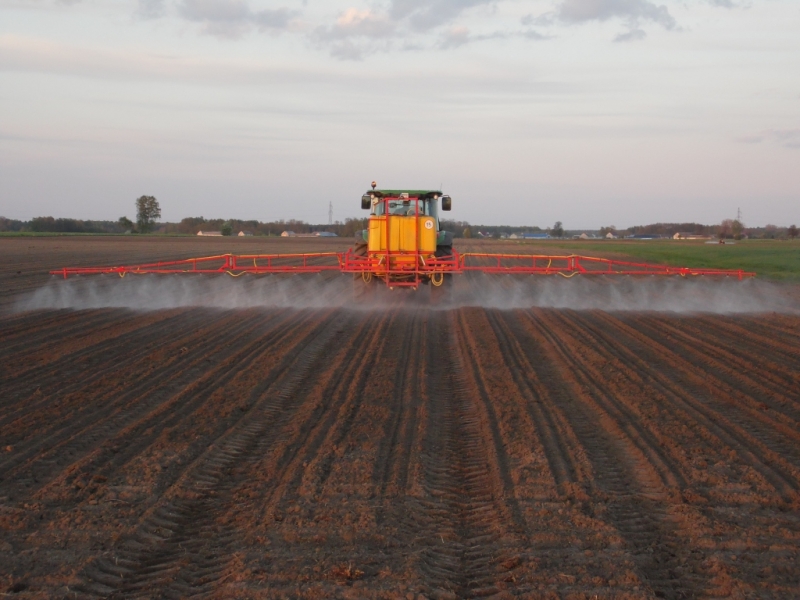 John Deere 5080R + Pilmet 615