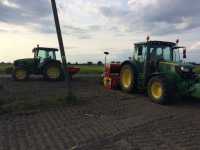 John Deere 6110R + 5100M + Pottinger Vitasem 302A + Unia MX