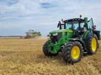 John Deere 6R175 & Claas Trion 520