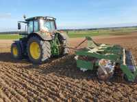 John deere + wolf-met