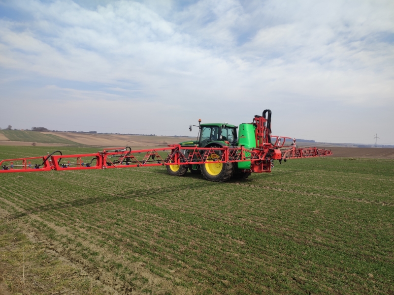 Opryskiwacz Heros 1500/21 i John Deere 6830