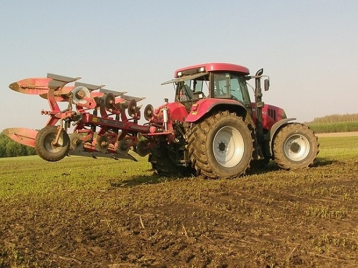 Massey Ferguson 715