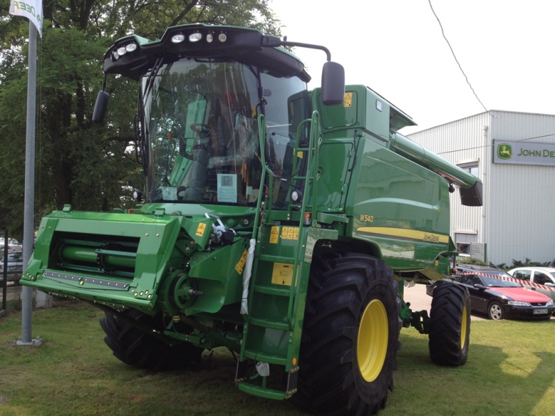 John Deere W540