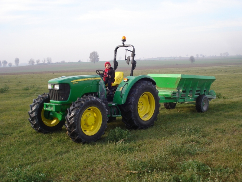 John Deere 5075