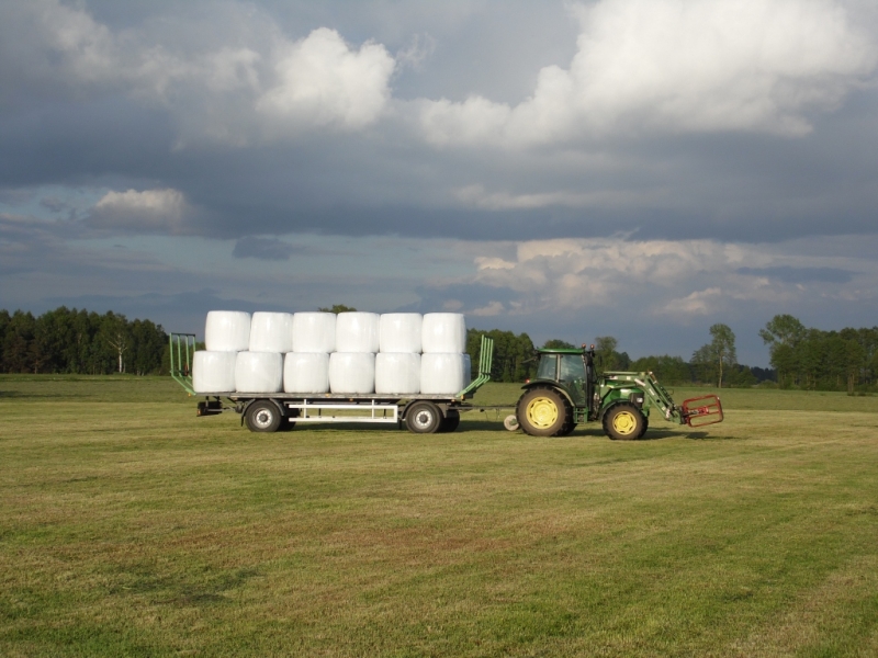 John Deere 5080R i Kögel ANBS 18