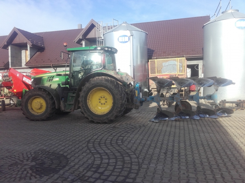 JD 6145R i Lemken Europal 5