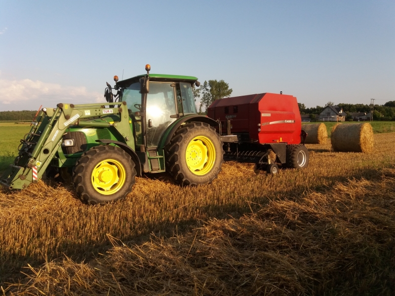 John Deere 5080R i Case IH RB 344