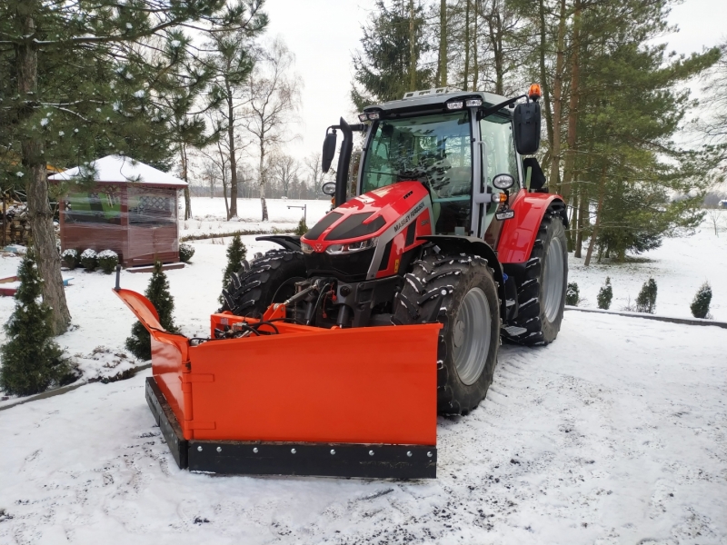 Massey Ferguson 5S.115 + pług śnieżny