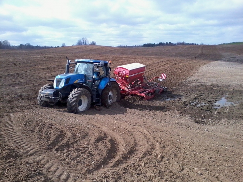 New Holland T7030