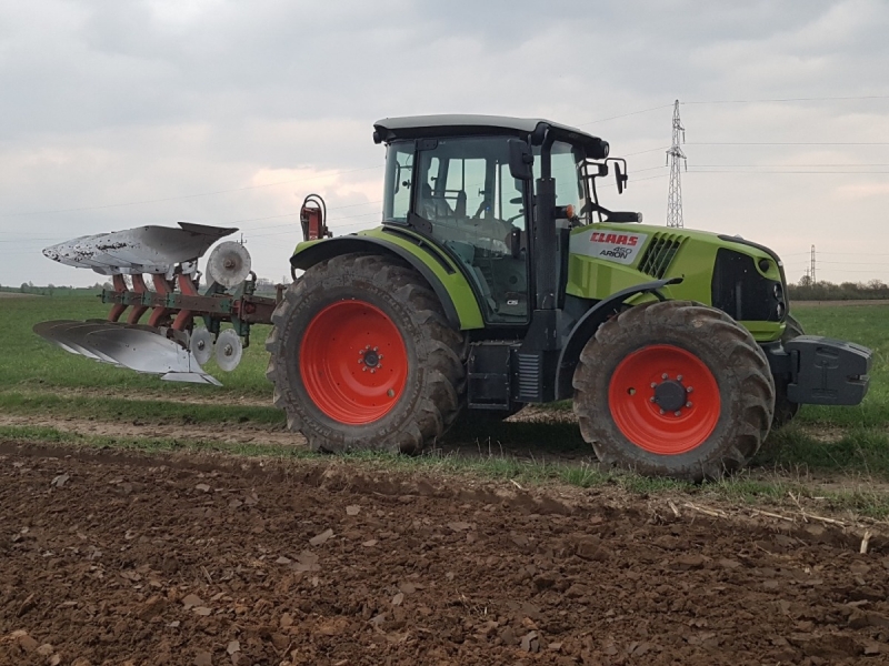 Claas Arion 450 + KV F160