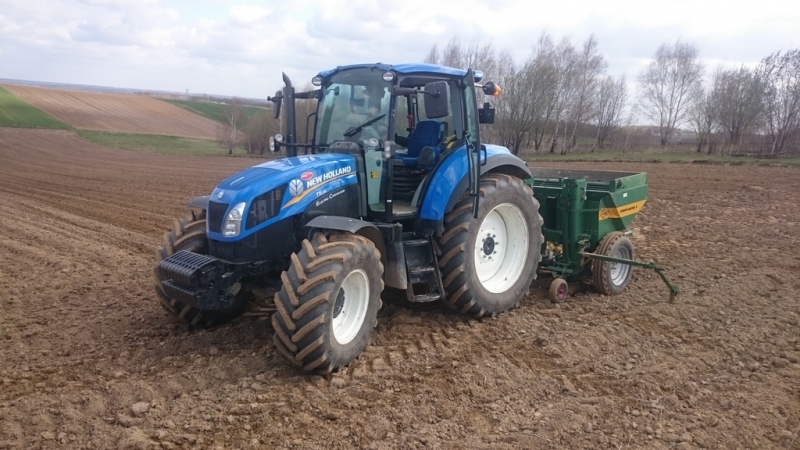 New Holland T5.95 Electro Command + Cramer Junior super F