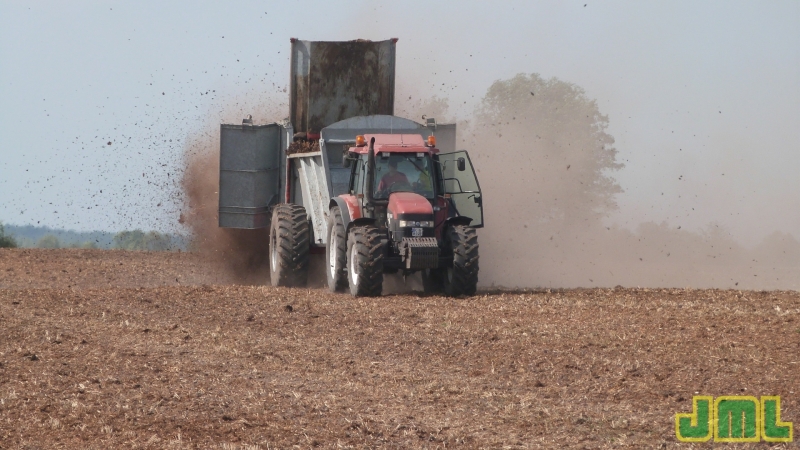 New Holland M135 & Pichon Muck Master M16