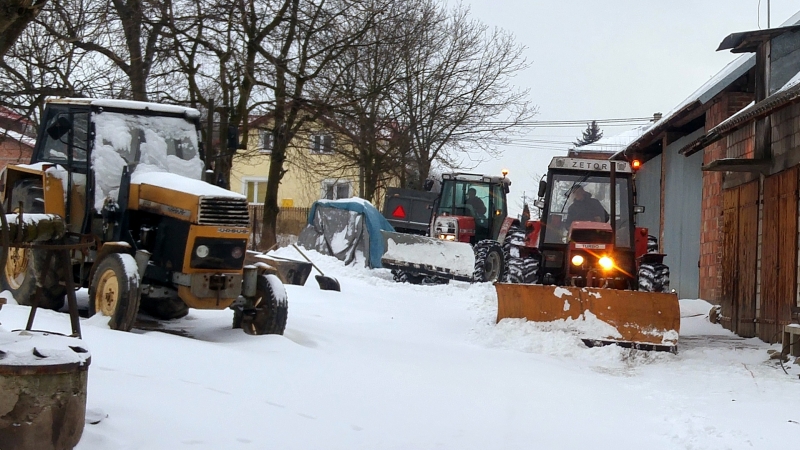 Ursus 1212, Massey Ferguson 6150, Zetor 16145