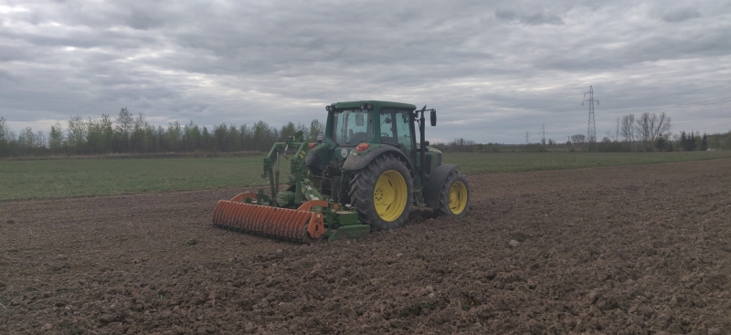 John Deere 6220 + Amazone KE 303