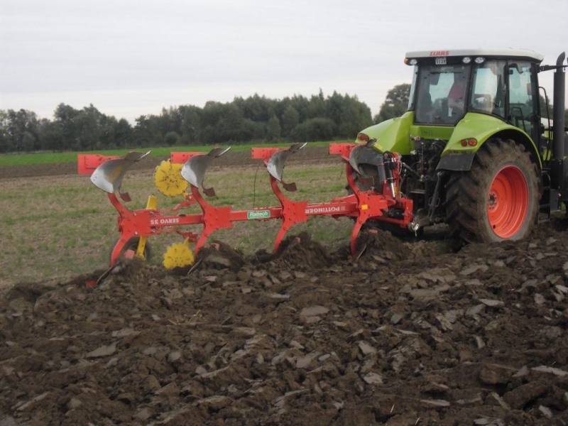 Poettinger servo 35 4+ i Claas Arion 610 CIS