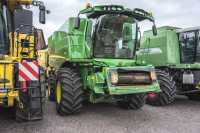 John Deere S670i