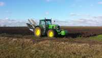 John Deere 6930