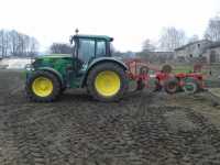 John Deere 6125m + Unia