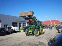 John Deere 6125M