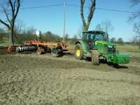 JD 6140R & KUHN HXL 44