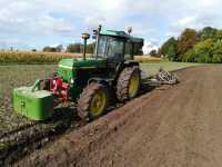 JD 3050T i Huard QR65