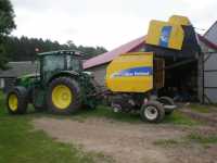 New Holland BR7060