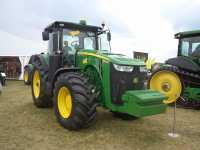 John Deere 8335R