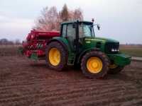 John Deere 6830 & Unia Plus Active T700