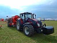 Valtra t213 kuhn Speedliner