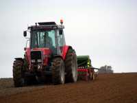 Massey Ferguson 3095 i Agro-Masz & Amazone D7 Super S